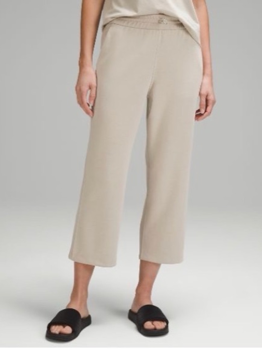 Lululemon Softstreme High-Rise
Straight-Leg Cropped Pant